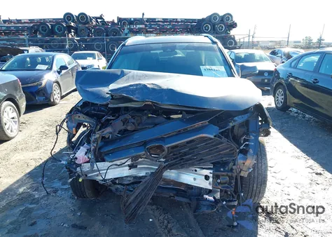 2020 Toyota Rav4 Xle Premium z USA, uszkodzony, nr VIN 2T3C1RFV6LC084568